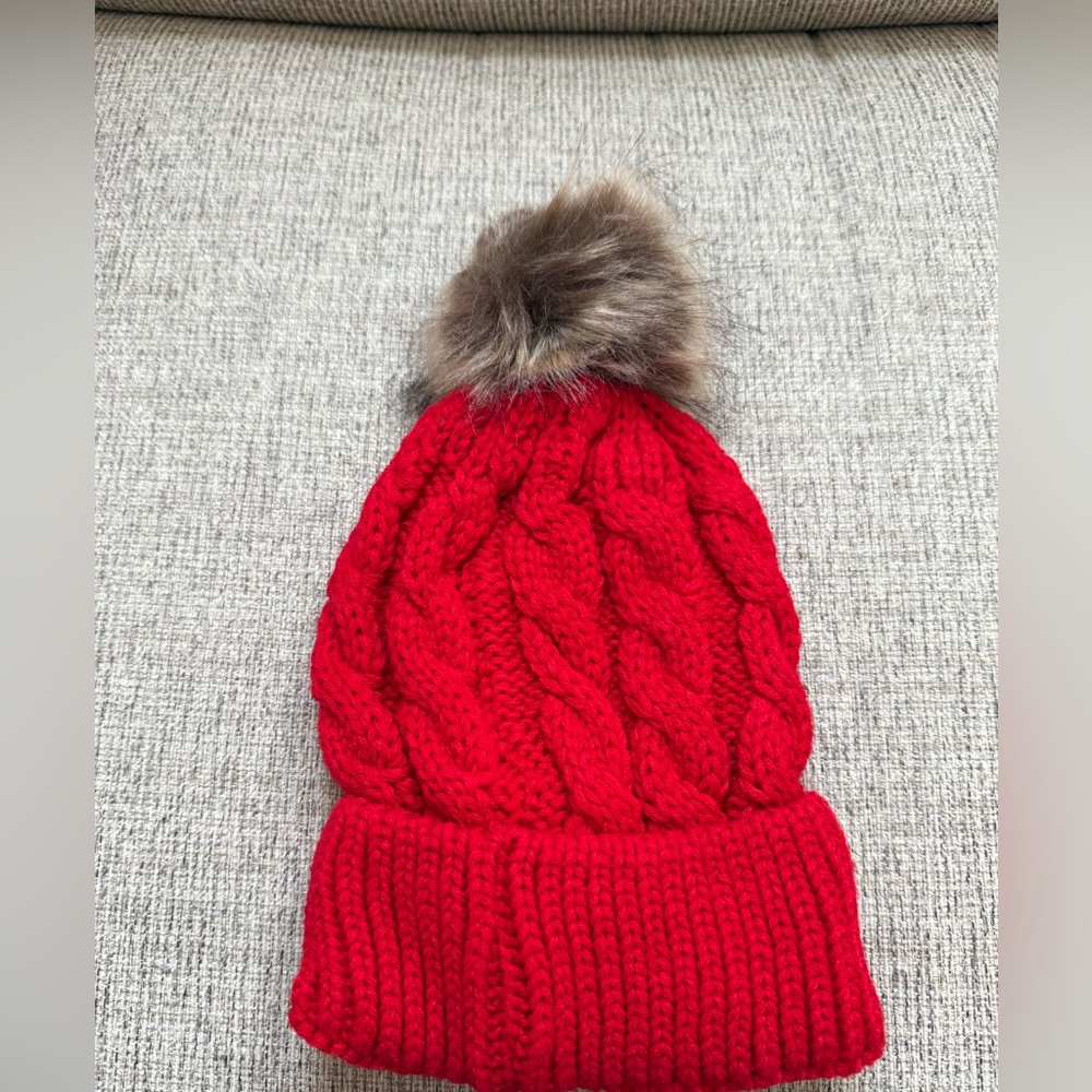RED SNOW HAT!
